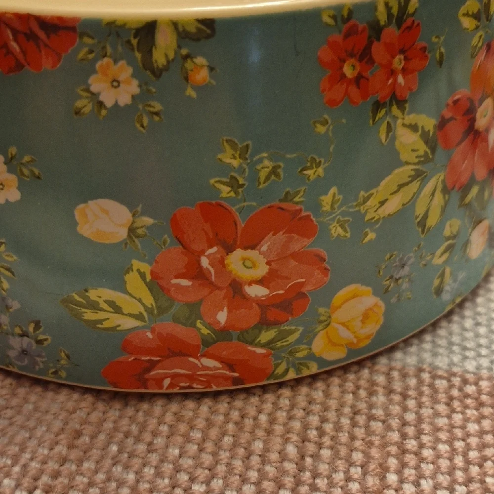 The Pioneer Woman Blue and Cream Floral Pet Bowl - Picture 6 of 6